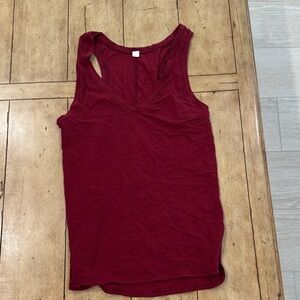 Lululemon Women's Burgundy Tank Top.. size 4